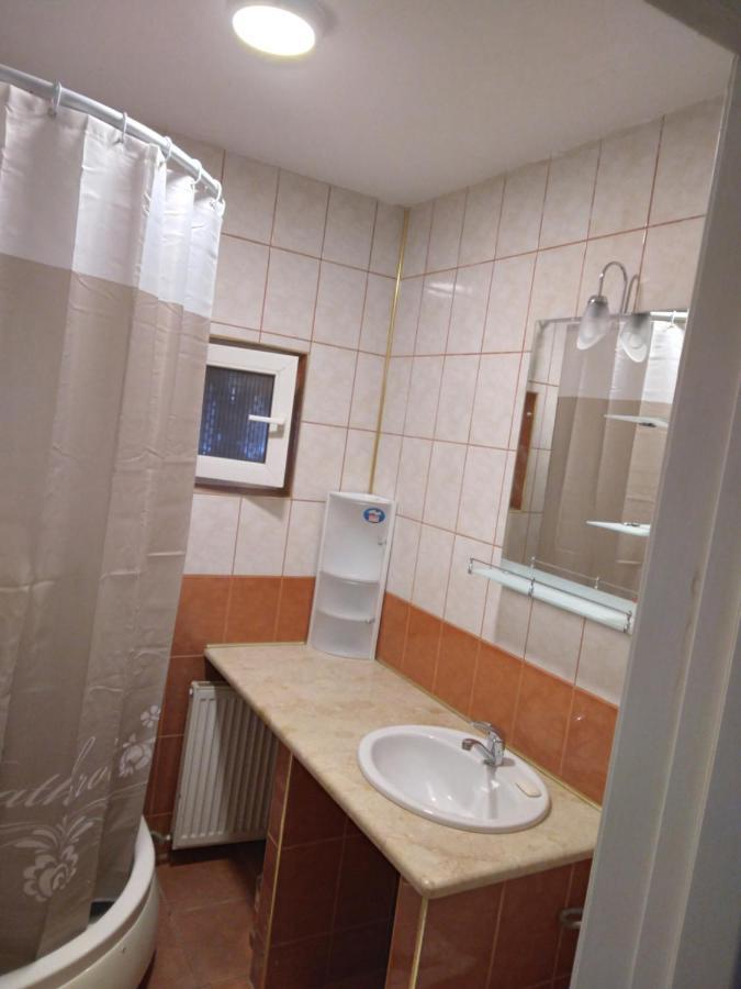Luxury Apartament Curtea De Arges Luaran gambar