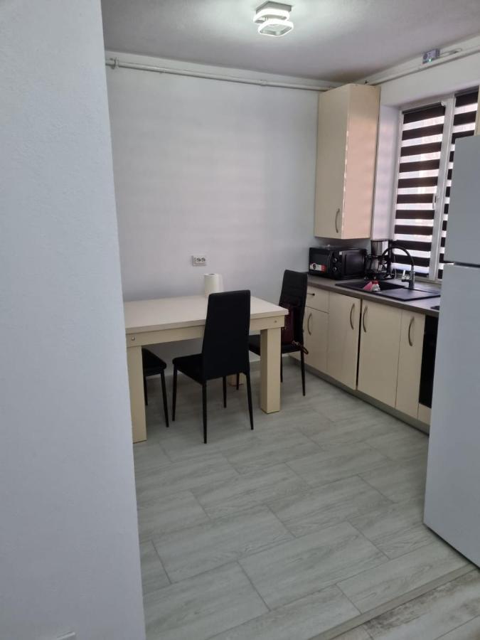 Luxury Apartament Curtea De Arges Luaran gambar