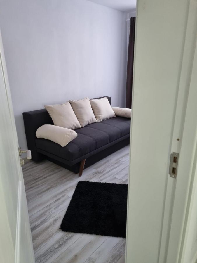 Luxury Apartament Curtea De Arges Luaran gambar