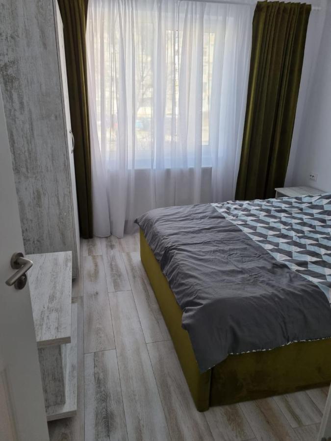 Luxury Apartament Curtea De Arges Luaran gambar
